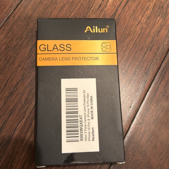 Ailun Glass Screen Protector and 2 camera protector iPhone 15 pro max - Picture 2 of 2
